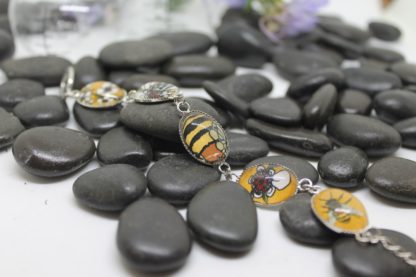 Manuka and Bees on mustard - 5-link bracelet, silver tone, oval - Image 3