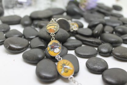 Manuka and Bees on mustard - 5-link bracelet, silver tone, oval